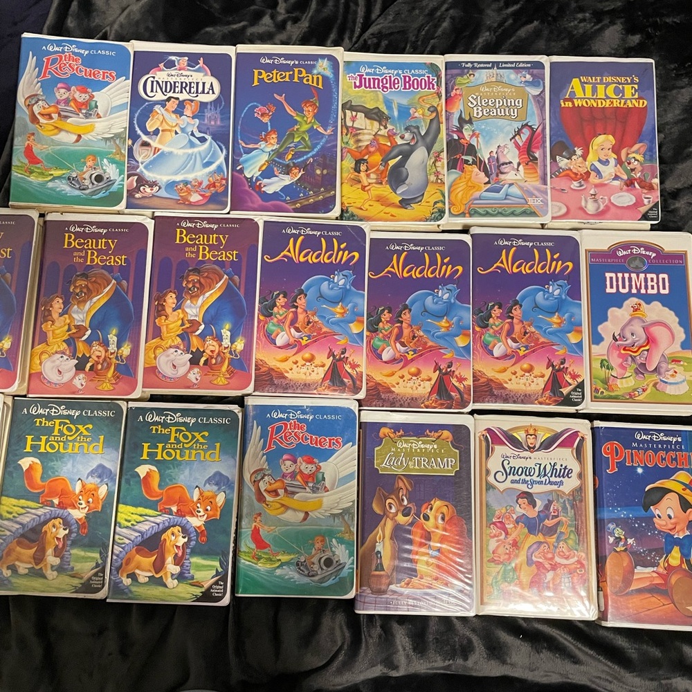Vintage Disney cassette tapes (ALL IN PHOTO)